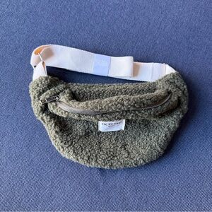 New Sezane Octobre Editions Fleece Crossbody Pouch Fanny Pack